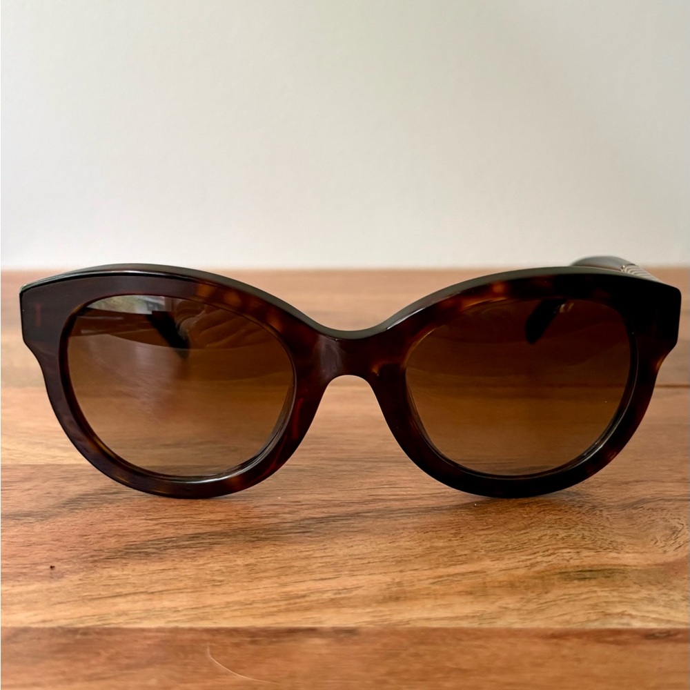 FENDI Women’s Tortoiseshell Sunglasses w Signature Black & Gold Stripe Temples